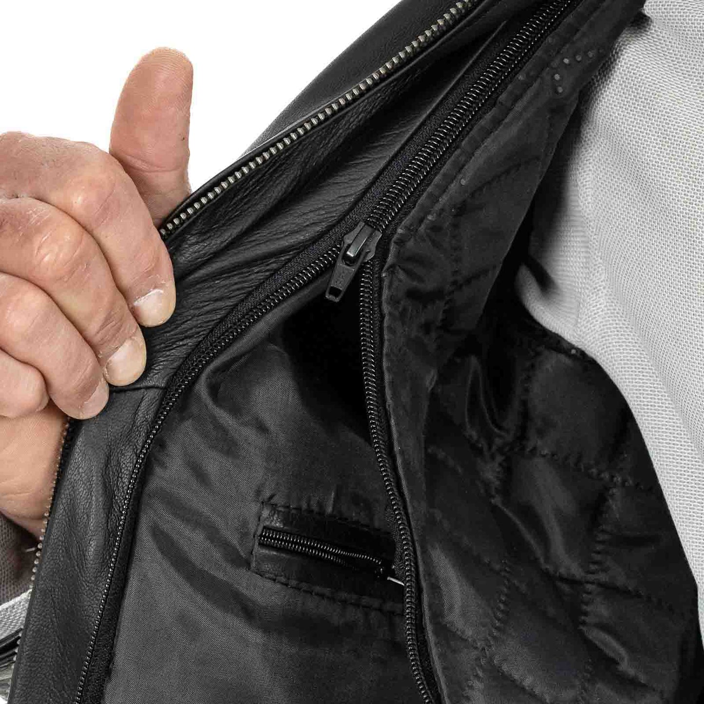 Schwarze Herren-Bikerjacke aus echtem Leder in schmaler Passform mit besonderen Schulterpartien von Rindway