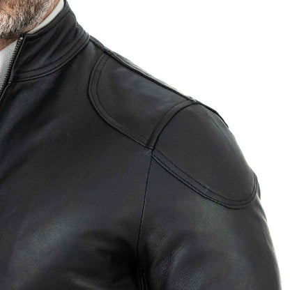 Schwarze Herren-Bikerjacke aus echtem Leder in schmaler Passform mit besonderen Schulterpartien von Rindway