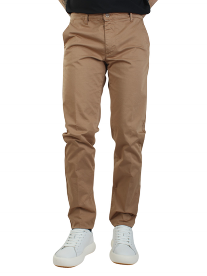 Rar pantaloni Cuba slim fit in cotone color nocciola