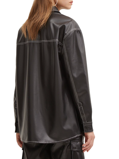 Karl Lagerfeld camicia over in ecopelle con logo nero